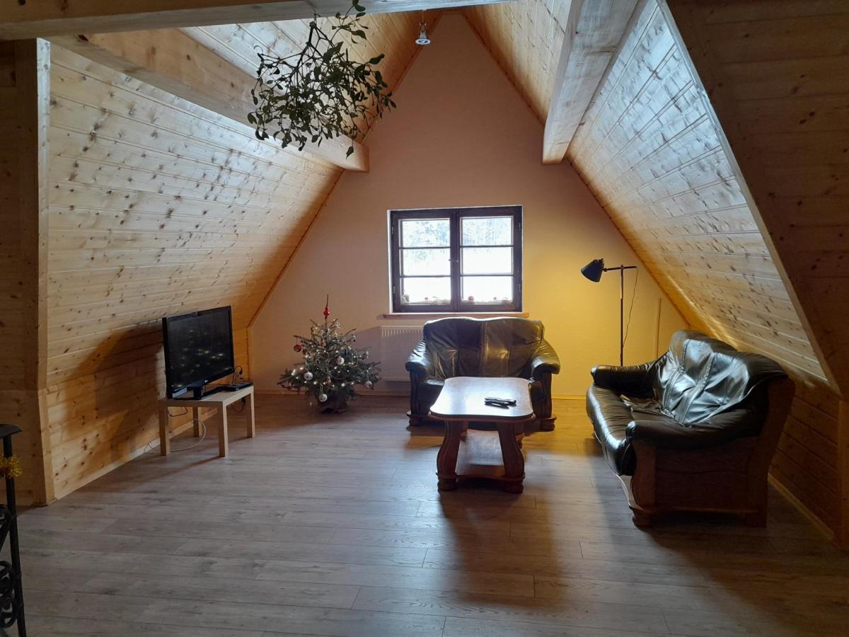 Chochlik Hotel Ustrzyki Dolne Exterior foto
